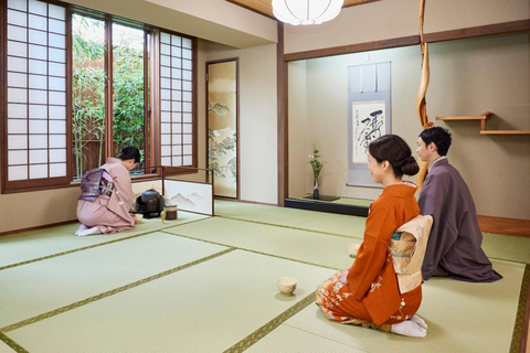 Shinjuku : Kimono Tea Ceremony with Matcha and Sweet