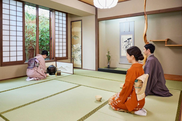 Shinjuku : Kimono Tea Ceremony with Matcha and Sweet