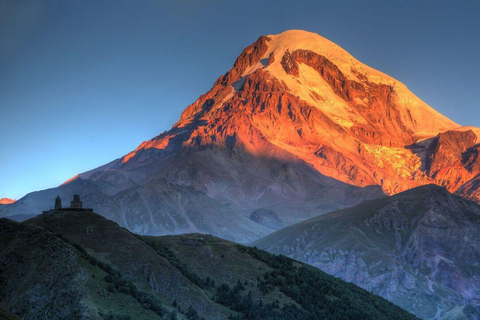 جولة جورجيا لمدة 7 أيام مع النبيذ والجبال والوديان والوجبات