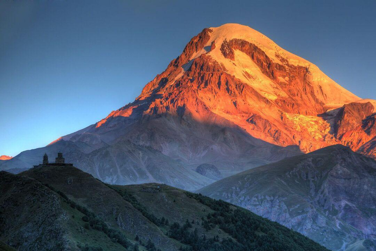 جولة جورجيا لمدة 7 أيام مع النبيذ والجبال والوديان والوجبات