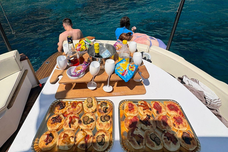 Boat Tour of the Amalfi Coast from Salerno, Amalfi, Positano Shared