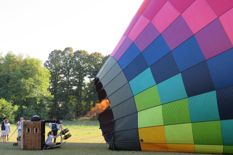 Milano: volo in mongolfiera a S. Colombano al Lambro nei giorni ferialiMilano: Voli in mongolfiera a S. Colombano al Lambro nei giorni feriali