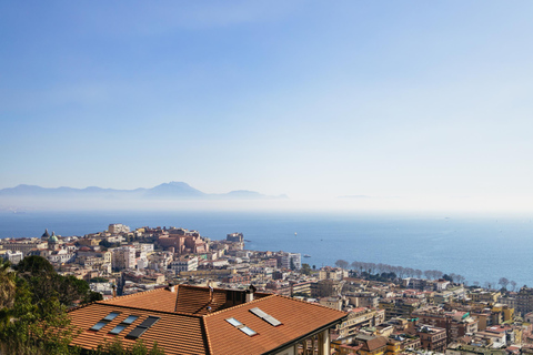 Napoli: Tour a piedi dei quartieri contrastanti con la funicolare