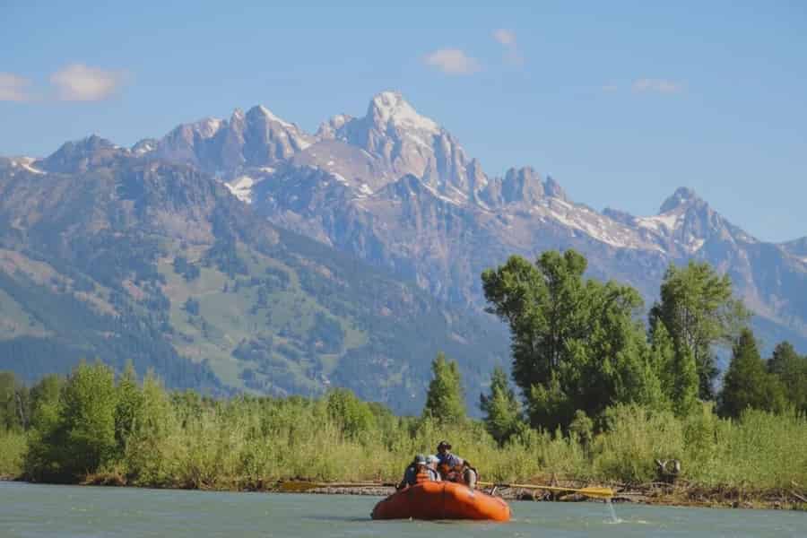 Von Jackson Hole aus: Fahrt auf dem Snake River mit Blick auf den Teton. Foto: GetYourGuide Von Jackson Hole aus: Fahrt auf dem Snake River mit Blick auf den Teton. Foto: GetYourGuide