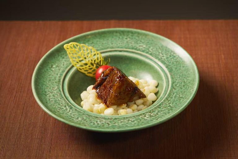 Nanjing：Six Dynasties Imperial Banquet with Show Ticket Row 3 Only Meal
