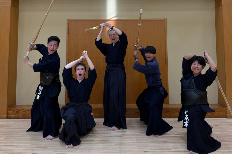 Tokio: Doświadczenie samuraja | Lekcja kendo i darmowe zdjęciaTokio: Naucz się Kendo i zostań samurajem! + Darmowe zdjęcia