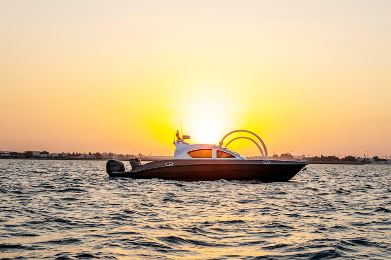 Doha la nuit par la mer