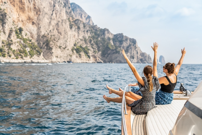 Sorrento: luxe boottocht naar Capri en optioneel Blauwe GrotOphaalservice vanuit Sorrento en omgeving zonder Blauwe Grot