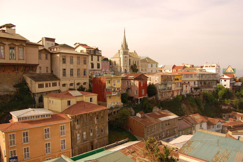 Zwiedzanie Santiago z wycieczką do Valparaiso i transferem lotniskowym