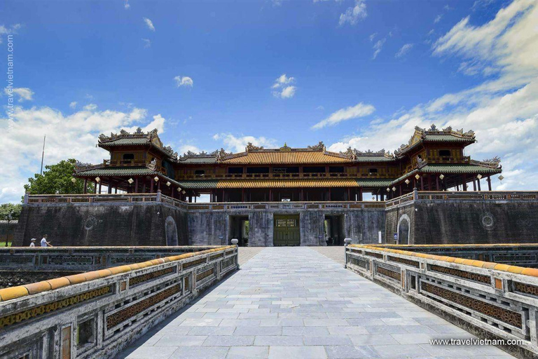 Phong Nha Cave & Hue Ancient Capital 2-Day Tour from Da Nang