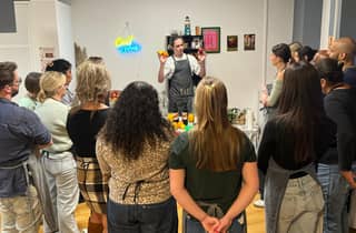 Zentrales Madrid: Sangría-Workshop & Verkostung mit lokalem Käse