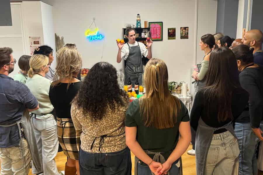 Zentrales Madrid: Sangría-Workshop & Verkostung mit lokalem Käse