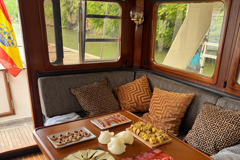 Seville: Flamenco life music Yacht Cruise, Tapas & Drinks Private Yacht Flamenco life music Cruise, Wine beers & tapas