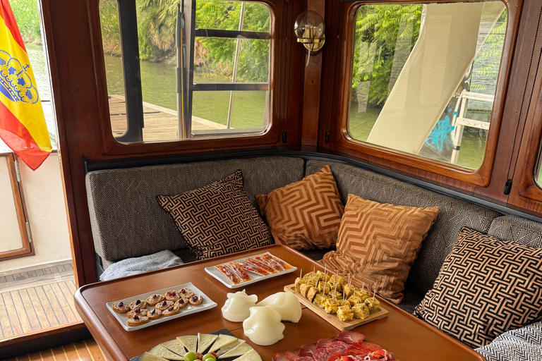 Seville: Flamenco life music Yacht Cruise, Tapas & Drinks Private Yacht Flamenco life music Cruise, Wine beers & tapas