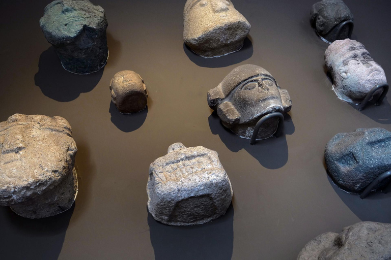 Lima: Skip-the-line Larco Museum Private Tour and Tickets 2-hour: Larco Museum Daytime Tour