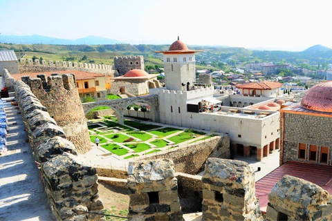 第比利斯：瓦尔季萨、赫尔特维西、拉巴提与波尔乔米一日游第比利斯：瓦尔季亚、赫尔茨维、拉巴蒂与波尔若米一日游