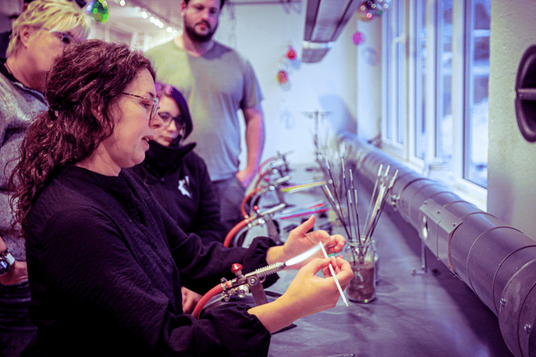 Kabelvåg: Laboratorio di gioielli in vetroKabelvåg: Laboratorio di gioielli in vetro - 1 ora