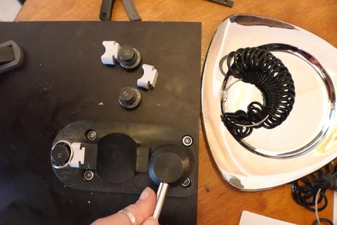 Berlín: Taller de anillos de plata en un estudio creativoBerlín: Taller de anillos con cuchara de plata en un estudio creativo