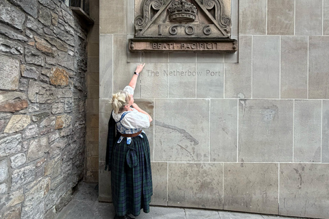 Edinburgh: Royal Mile Walking Tour with Local Guide