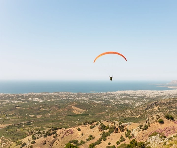 Chania: Paragliding Tandem Flight