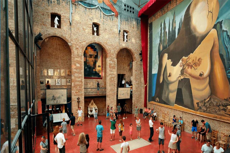 Barcelona: Private Dalí, Cadaqués und Girona Tour