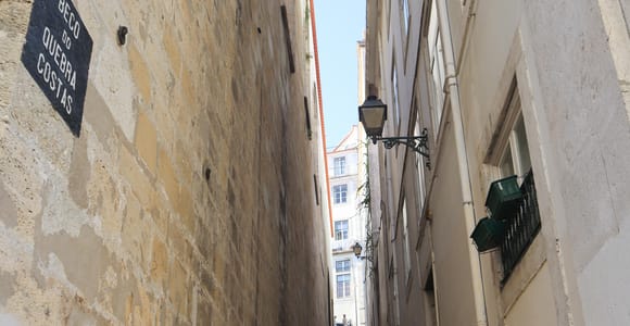 Lisbon: Walking Tour with Local Historian