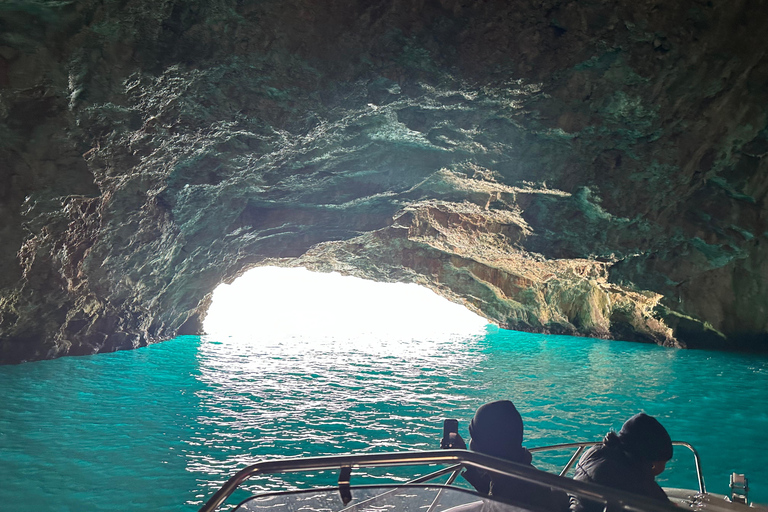 Kotor: Schnellbootfahrt zur Blauen Höhle und zur Muttergottes der Felsen