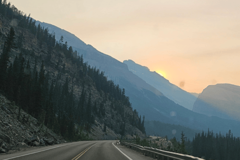 Transfert privé de Banff/Canmore à l&#039;aéroport de Calgary ou YYCBalade en voiture de luxe