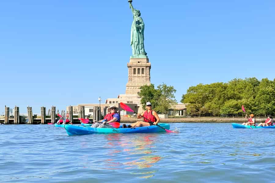 NYC: Hudson River geführte Kajaktour mit Freiheitsstatue. Foto: GetYourGuide