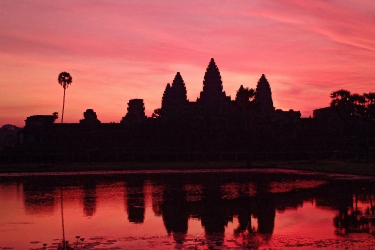 Circuit de 2 jours avec lever de soleil sur les temples anciens et le Tonlé Sap