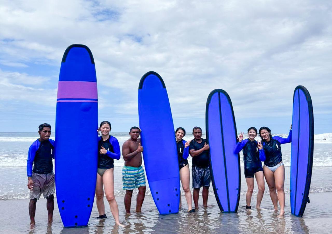 Seminyak: 2-stündiger Surfkurs in Seminyak für alle Niveaus