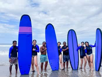 Seminyak: 2-stündiger Surfkurs in Seminyak für alle Niveaus