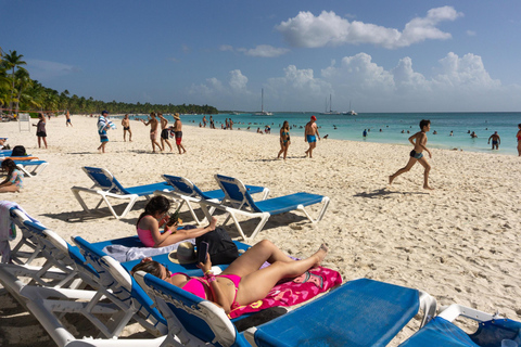 Punta Cana: Saona Island & Altos de Chavón Day Trip
