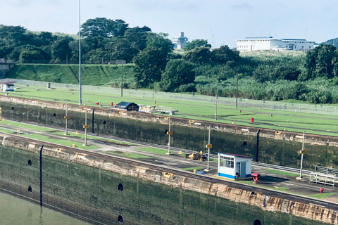 Panama city : Visite privée du canal de Panama et de la ville avec escale