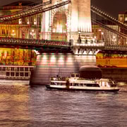 Budapest: Premium Sightseeing Cruise with Tokaj Frizzante