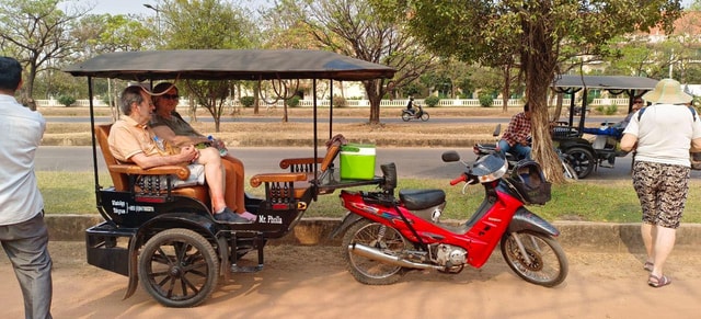 Siem Reap: Angkor Temples Tour by a Private Tuk Tuk