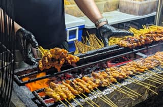 Street-Food-Masterclass-Tour in Singapur mit einem ehemaligen Koch
