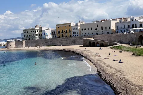 Lecce: tour in e-bike a Gallipoli con bagno e taxi di ritorno