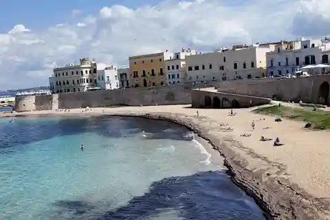 Lecce: tour in e-bike a Gallipoli con bagno e taxi di ritorno