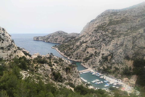 Calanques de Marseille : Randonnée naturaliste estivale poétiqueCalanques de Marseille : Randonnée santé-naturaliste-poétique