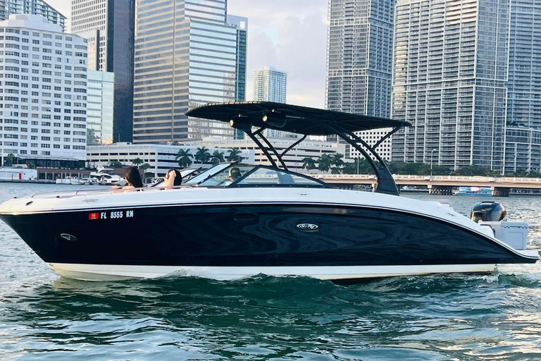 Miami: Tour en barco privado con guía