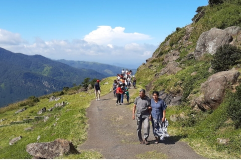 De Kandy a Nudillos: Aventura nocturna de senderismo y excursionismoDe Kandy a Nudillos: Aventura de trekking y senderismo nocturno