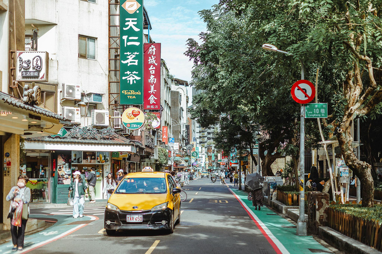 Taipei: Formosa Flavours Food Tour with 12+ Tastings