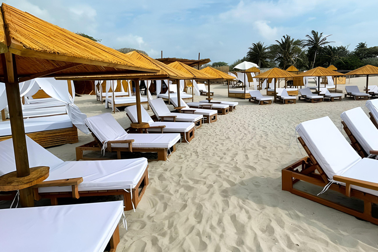 Cartagena: Ancestral Beachclub daytour in Tierra Bomba