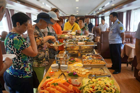 From Guilin: Li River Cruise to Yangshuo with Hotel Transfer 3-Star Cruise Ticket + One Way Guilin Hotel Pick-Up