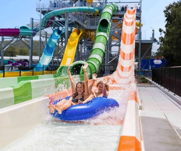 Gold Coast: Movie World, Sea World, Wet'n'Wild 14-Day Pass