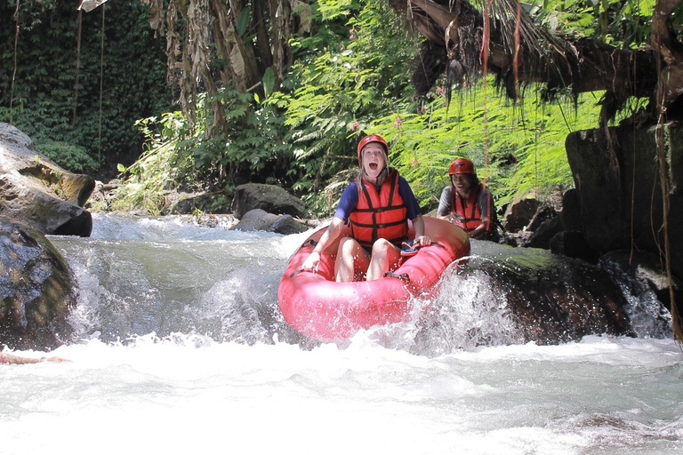Ubud: Pakerisan Jungle River Tubing Abenteuer mit MittagessenTubing-Abenteuer mit Treffpunkt