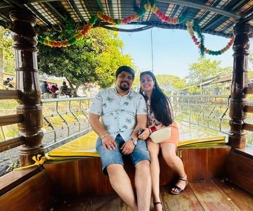Alleppey Shikara Boat Ride with Sunset Cruise | Village Tour