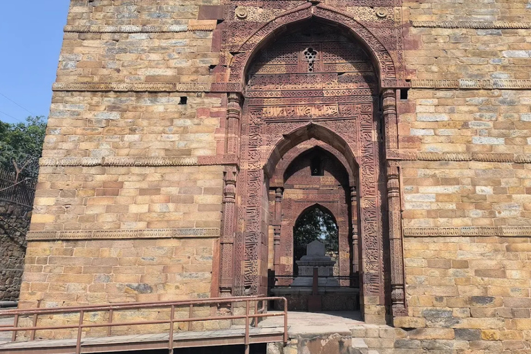 New Delhi: Full-Day Sightseeing Trip with Akshardham Temple New Delhi: Full-Day Sightseeing Trip with Entry Ticket