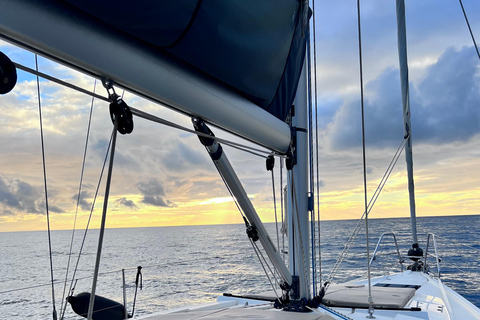 Pasito Blanco : 3H tour privado en velero con comida y bebida